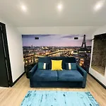 Urban Flat 175 - Loft St Denis